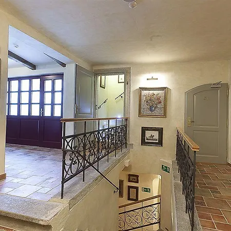 Krcinuv Dum Hotel
